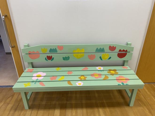 bench_flower